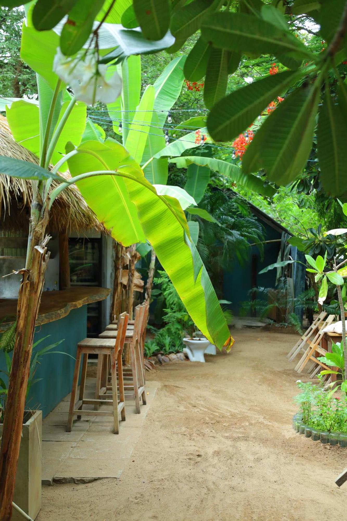 Waypoint Arugam Bay Hostel Exterior photo